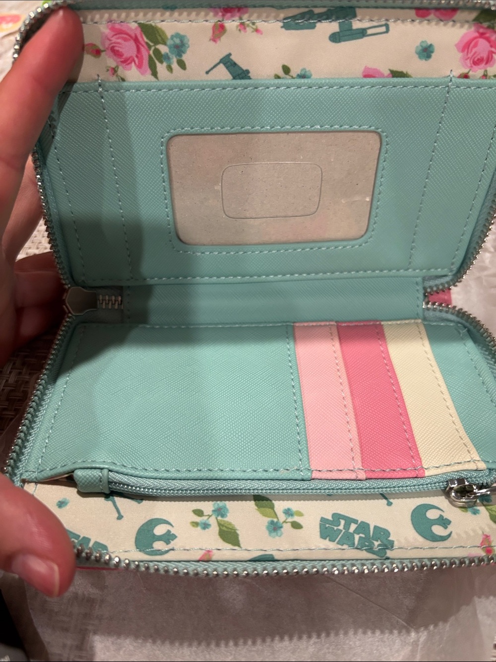 Loungefly Star Wars Floral Cream Wallet with Pink Trim - Picture 3 of 4